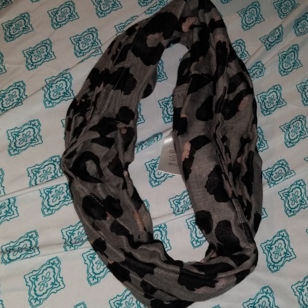 Cheetah print loop scarf